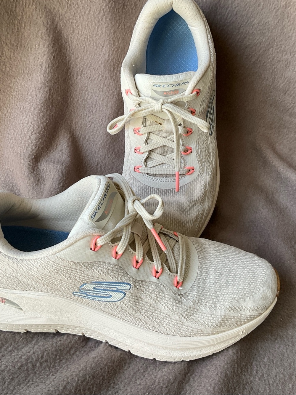 Skechers White Athletic Walking Shoes with Pink Eyelets and Blue Logo